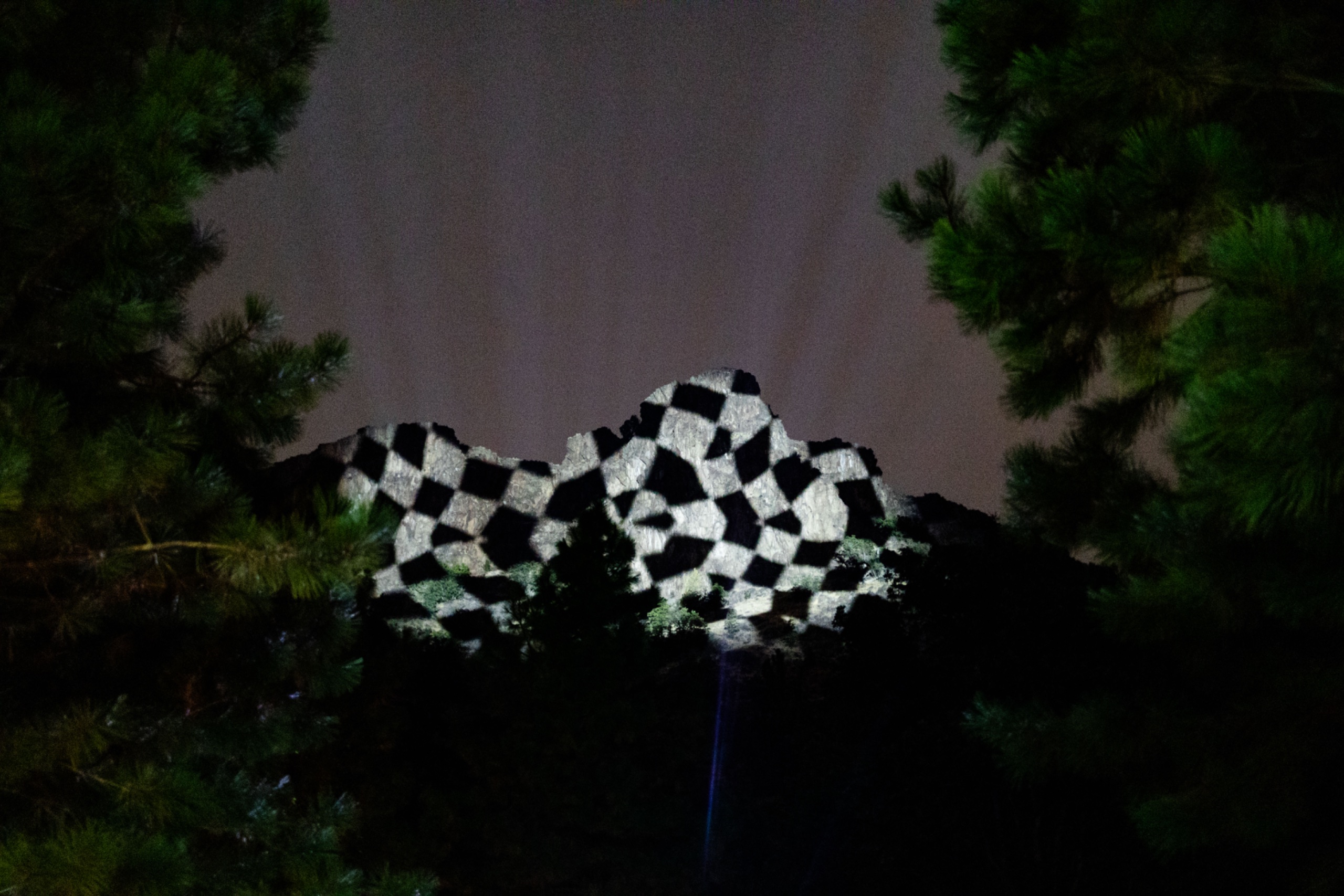 Canyon Vibration 2023 - Checkerboard on the cliff