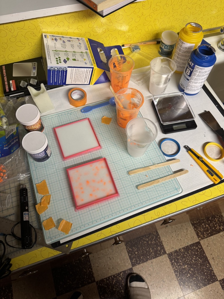 UV-Drawn Glow Castings - Mixing the glow-powder silicone, tiles curing in 3D-printed frames