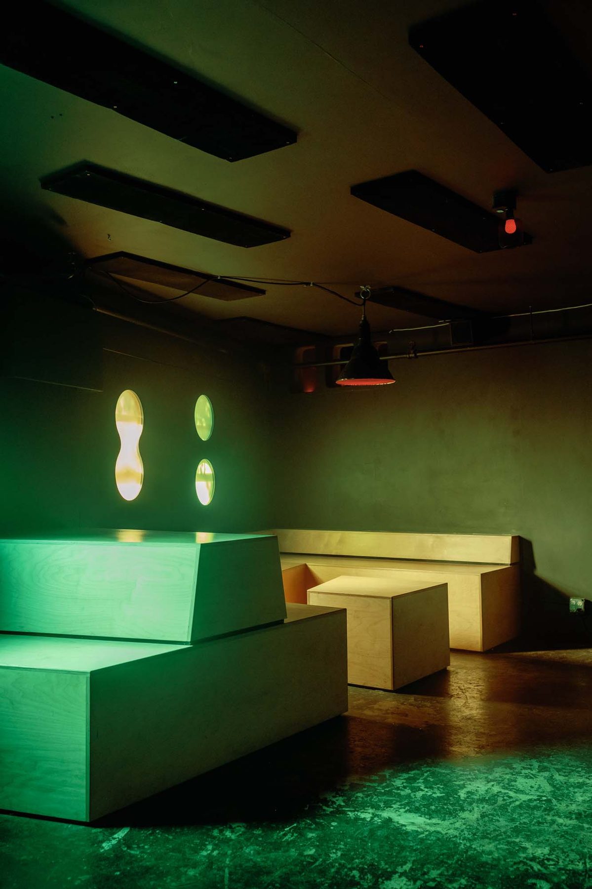Process Nightclub - Lounge platforms + portholes